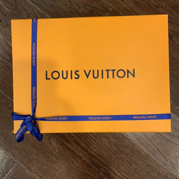 Authentic Louis Vuitton box - Picture 1 of 3